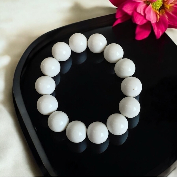 Women’s Bracelet White Beads Single Strand Bracelet Elastic Wristband Bracelet - Picture 1 of 3